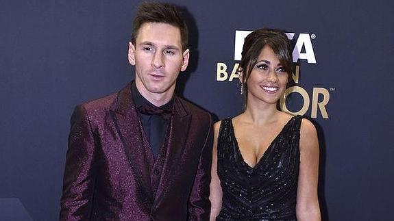 Anuncian en Argentina que Messi se casará en 2017
