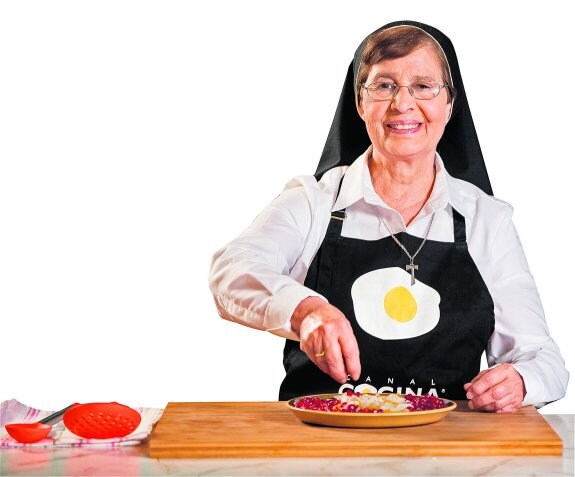 María José Caballero es una monja cordobesa de la Congregación de Franciscanas Hospitalarias de Jesús Nazareno. 