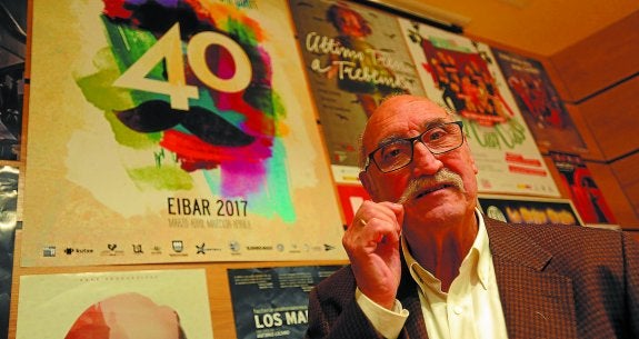 Presentación de la 40 edición. El director artístico de las Jornadas de Teatro de Eibar, Juan Ortega, ayer en el salón de Plenos del ayuntamientos.
