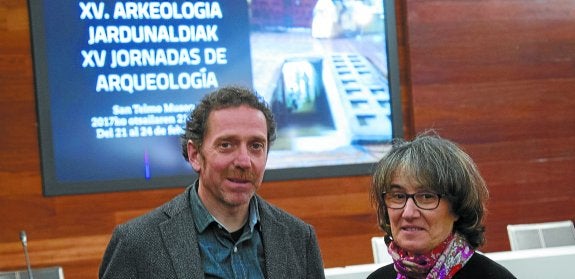 Juantxo Agirre Mauleon, de Aranzadi, y Susana Soto, de San Telmo.