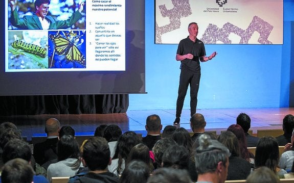 Miembros de las entidades patrocinadoras y colaboradoras, así como de las empresas mentoras e impulsoras de STARTinnova. 