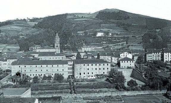 Vista de las huertas y parte posterior del Real Seminario. 