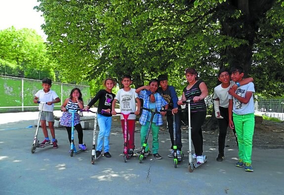 Niños de El Gallinero en la última estancia bergaresa en 2015.