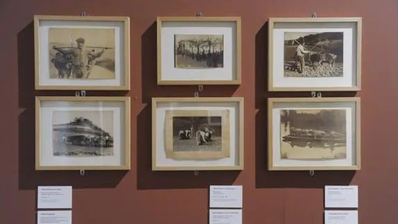 Vista de la exposición 'Gipuzkoa revelada', que reúne más de un centenar de fotografías del fondo del Museo San Telmo