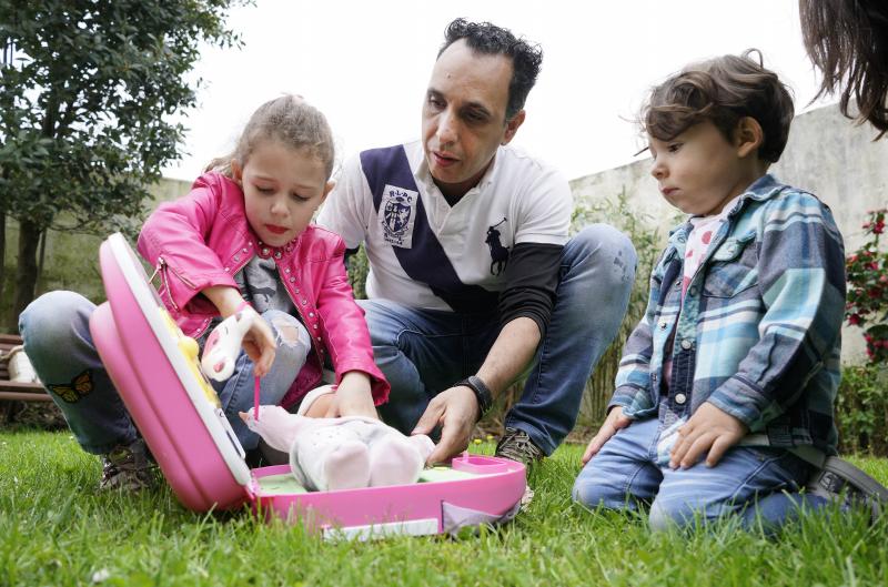 Los padres guipuzcoanos que comparten el permiso de maternidad se duplican en diez años