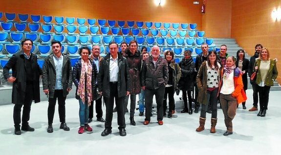 Visita. El grupo conoció las instalaciones en Donostia y Errenteria. 