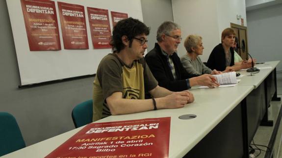 -Los máximos responsables de los sindicatos que forman parte de la Carta Social de Derechos de Euskal Herria-ELA, LAB, ESK, STEILAS, EHNE e Hiru, han mostrado su apoyo a la manifestación convocada por la Carta Social de Derechos de Euskal Herria para el 1 de abril. //