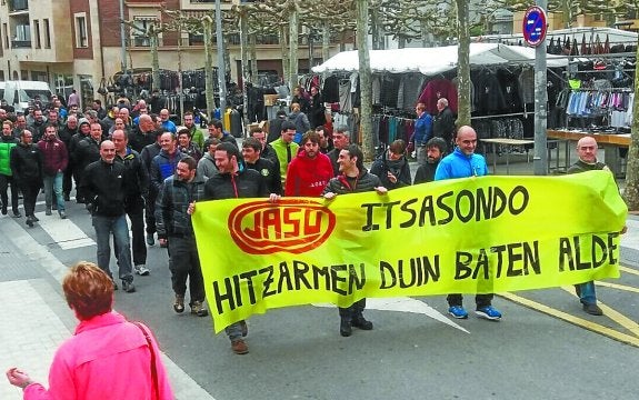 Trabajadores de Jaso, en una de las manifestaciones durante la huelga, que se prolongó 57 días. 