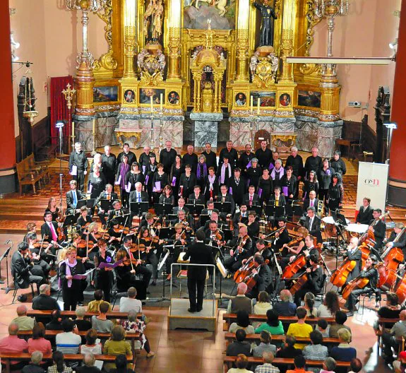 Orquesta Sinfónica de Navarra, con el Coro de Elizondo.