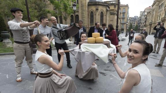 Presentación de la I Feria del Queso Vasco.