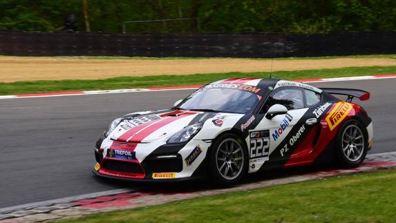 Ander Vilariño 5º con Niki Leutwiler en la carrera 1 de Brands Hatch con el #2TFT GT4