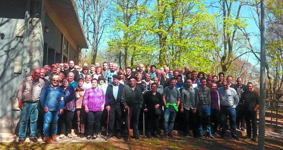 Los baserritarras del entorno de Arrate muestran su preocupación por la tramitación del Plan Especial de Arrate y las repercusiones sobre sus propiedades.