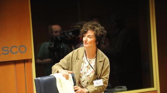 Maite Iturbe, en la comisión del Parlamento