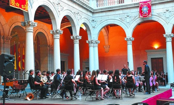 La Orquesta Sinfónica de la Escuela de Musica de Donostia durante una actuación en Toledo.