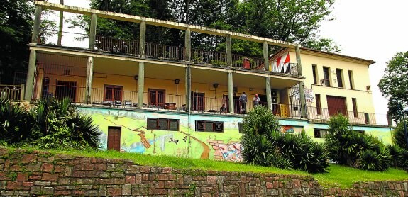 Edificio de La Magdalena. Los alumnos trabajarán en una de sus fachadas. 