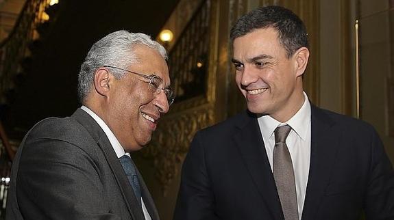 Antonio Costa y Pedro Sánchez se reunieron en enero de 2016 en Lisboa. 