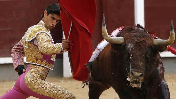 El torero Víctor Barrio, fallecido mientras faenaba en septiembre de 2016.