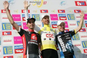 David López, Jens Voigt y Levi Leipheimer, en el podio de la Vuelta a Alemania. [AP]