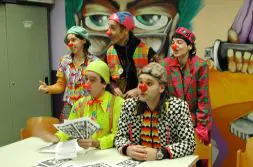 El grupo de teatro Oihulari Klown representará una obra de teatro el 1 de diciembre.