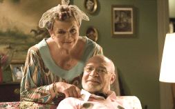 Marisa Porcel y Pepe Ruiz, en su papel de Pepa y Avelino de 'Escenas de matrimonio'.