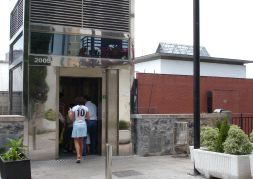 El ascensor que une Euskadi Etorbidea con Andonaegui. [VIÑAS]