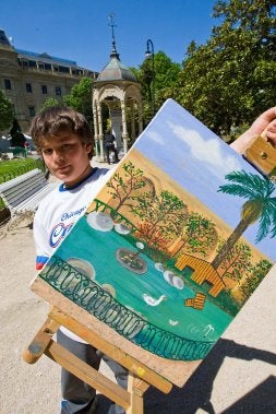 «¿La perspectiva? Fácil: lo de lejos lo pones pequeño; lo de cerca, grande»