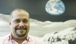 El astrofísico Javier Armentia ofrece hoy una charla sobre 'Galileo, el mensajero de las estrellas'