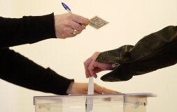 Más de 1,7 millones de electores vascos están convocados hoy a las urnas. /REUTERS