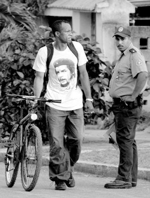 Cuba necesita espías