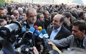 Egibar y Ortuzar hacen declaraciones a los medios antes del inicio de la manifestación de San Sebastián. /JOSÉ MARI LÓPEZ
