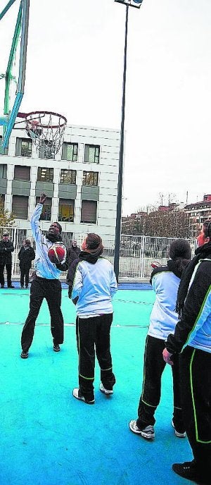 El equipo de la UPV en la cancha.