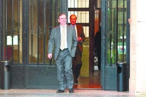 Fin de la visita. Anasagati y Zubia, al término de la visita. ::
ARIZMENDI