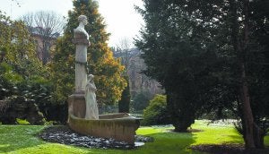 Usandizaga permanece oculto por los árboles