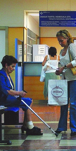 El anterior plan cerraba a 47 de los 104 centros. ::                             MITXEL ATRIO