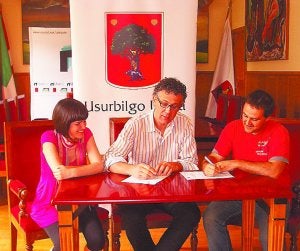 Badihardugu eta Udalaren arteko hitzarmenaren sinaketa.