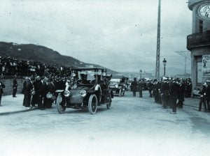 Llegada de la comitiva real para inaugurar el Paseo Nuevo. ::
KUTXA FOTOTEKA