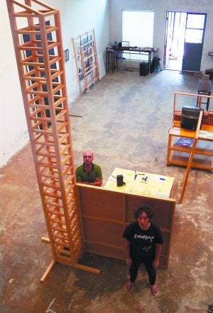 MA Studio. Una imagen de Aitor Lajarín e Iñigo Salaberria en el estudio de arte donde han residido y desarrollado sus proyectos. ::
M A STUDIO