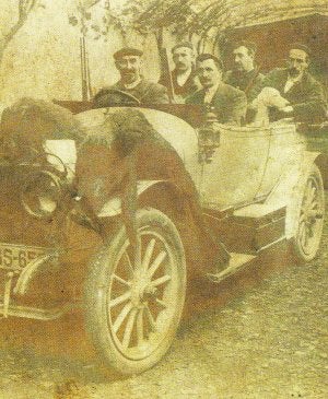 Fabricante. Víctor Sarasqueta conduce un vehículo. ::
EGO IBAR