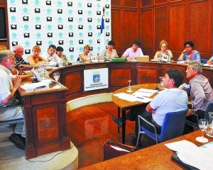 Comparecencias. Los miembros de la comisión preguntan a los responsbales de FCC. ::
JOSE MARI LÓPEZ