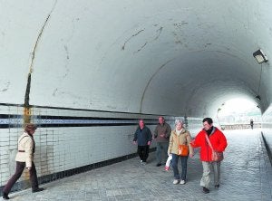 El túnel peatonal del Antiguo será rehabilitado para evitar filtraciones