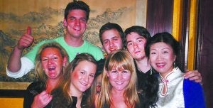 De celebración. Alumnado y profesorado de chino durante la cena del Año Nuevo.