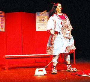 Virginia Imaz da vida al personaje de Pauxa. ::
LAURI