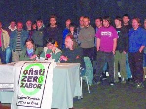 Presentación. Miembros de Oñati Zero Zabor, en la presentación de la nueva plataforma.