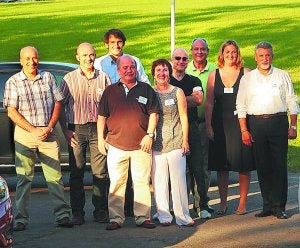 Trabajadores de Volvo Autosuecia, en las campas del museo Chillida Leku.