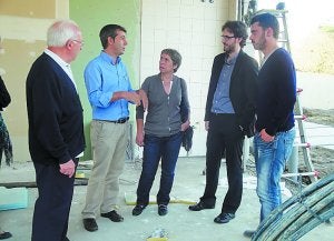 Rodríguez, a la derecha, ayer en la visita a las obras. ::                             F. DE LA HERA