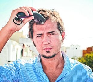 El hombre de la cabeza rapada