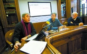 Larreaundi. Arranz, Alegre e Iparragirre presentaron ayer las conclusiones de la reunión abierta. ::
DE LA HERA