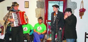 Miel Mari Elosegi 'Luze', Iñigo Ibarra eta Iñigo Sagastibeltza Aurreran eskainitako saioan.