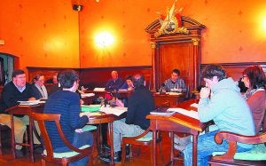 Pleno. La sesión del jueves estuvo presidida por el teniente de alcalde Iosu Lizarralde. ::
MARIAN