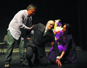 Un instante de la representación de la obra teatral 'Republicados'. ::
F. MORQUECHO